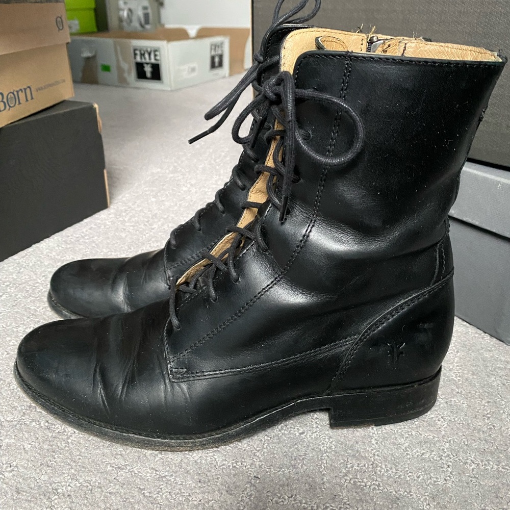 FRYE Melissa Lace-Up Short Boots